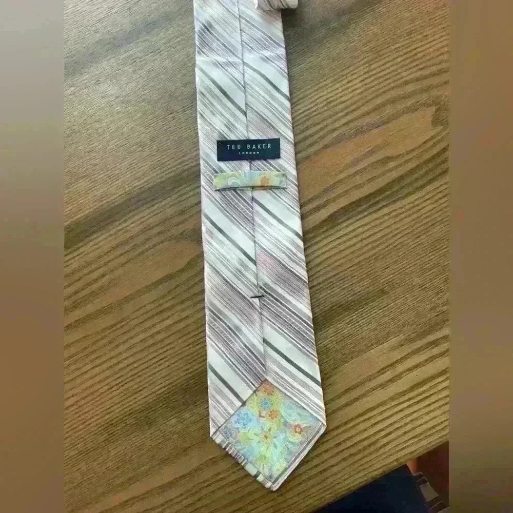 Gently Used Ted Baker London Mens Tie Pink striped - Picture 5 of 7